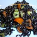 Riso venere con zucchine e pomodorini