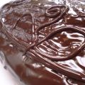 Un grande cuore di cioccolato