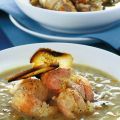 Zuppa di pesce, gamberoni, totani e carciofi