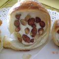 CORNUCOPIE CON CREMA CHANTILLY E NOCCIOLINE[...]