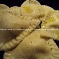 Ravioli fatti in casa ripieni di ricotta e speck