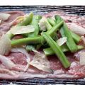 Carne cruda all'albese con cetrioli marinati