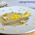 Vellutata scoppiettante di asparagi, semi di[...]