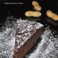 Torta con yogurt cacao e arachidi