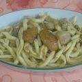 Fusilli funghi e salsiccia