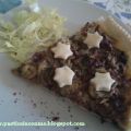 Torta salata con scarola e macinato di carne