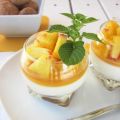 bicchierini con mousse allo yogurt e pesche