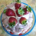 Torta degli angeli alla panna e fragole