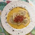 Ravioli ripieni di melanzane con crema[...]