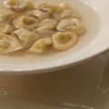 Tortellini in Brodo di Cappone e in Crema di[...]