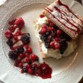 Millefoglie con panna Spraypan e frutti di bosco