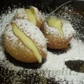 Frittelle di carnevale ripiene di crema