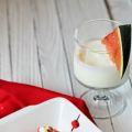 ANGURIA CON YOGURT ALLA CANNELLA E GRANELLA DI[...]