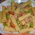 PASTA CON POMODORI PACHINO, WURSTEL E PISELLI