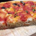 Pizza al taglio al pomodoro con impasto base[...]