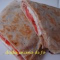 Piadina cotto, pomodori e formaggio