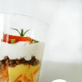 DOLCE ALLA FRUTTA IN BICCHIERE: CROCCANTE E[...]