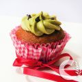 CUPCAKE GLUTENFREE CON FROSTING AL PISTACCHIO