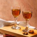 Vino aromatizzato con le mandorle