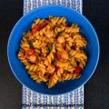 Fusilli con pomodorini, merluzzo e erba[...]