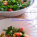 Insalata di ceci, rucola e pomodorini
