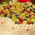 Torta alla frutta con panna
