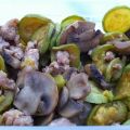 Zucchine bianche con funghi champignon e[...]