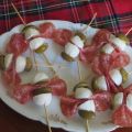 Fiocchi di salame rosa e mozzarelline di bufala