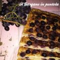 Dolci: Focaccia all'uva nera, zucchero e[...]