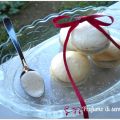 Coco macarons con farcitura alla cannella