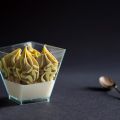 Panna cotta al rhum e creme chantilly ivoire[...]