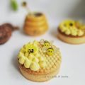 E' la primavera....Crostatina  con le apine