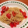 Spaghetti pomodorini, capperi e alici