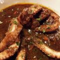 Moscardini affogati al sugo nero