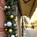 Porte e portoni a Natale. Le luci delle Feste[...]