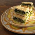 Calzone di cime di rape stufate e salsiccia