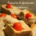 FOCACCIA DI FARRO CON POMODORINI