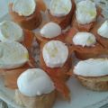 Crostini con bufala e salmone