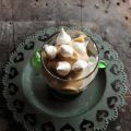 Gelatina spumosa di liquirizia salata su yogurt[...]
