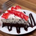 Cheesecake  con brownie e scaglie di cioccolato