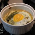 Asparagi verdi in cocotte con uova