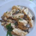 Straccetti con funghi e gorgonzola