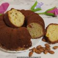 Ciambella allo yogurt, mandorle e pesche