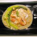 Crema di topinambur con scampi e branzino