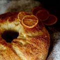 Un tavolinuccio antico ed una ciambella