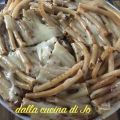 Torta di ziti al sugo, provola e scamorza