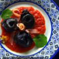 Ravioli al nero di seppia farciti con pesce[...]