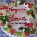 TORTA DECORATA CON FRUTTA FRESCA