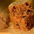 Dolce con noci e cioccolato