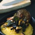 Polenta con le patate al soffritto di funghi